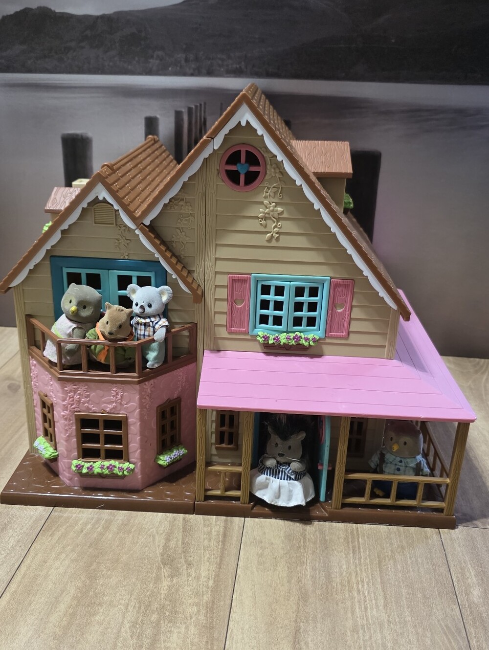 Li’l Woodzeez Honeysuckle Hillside House Cottage Lights Furniture Dollhouse